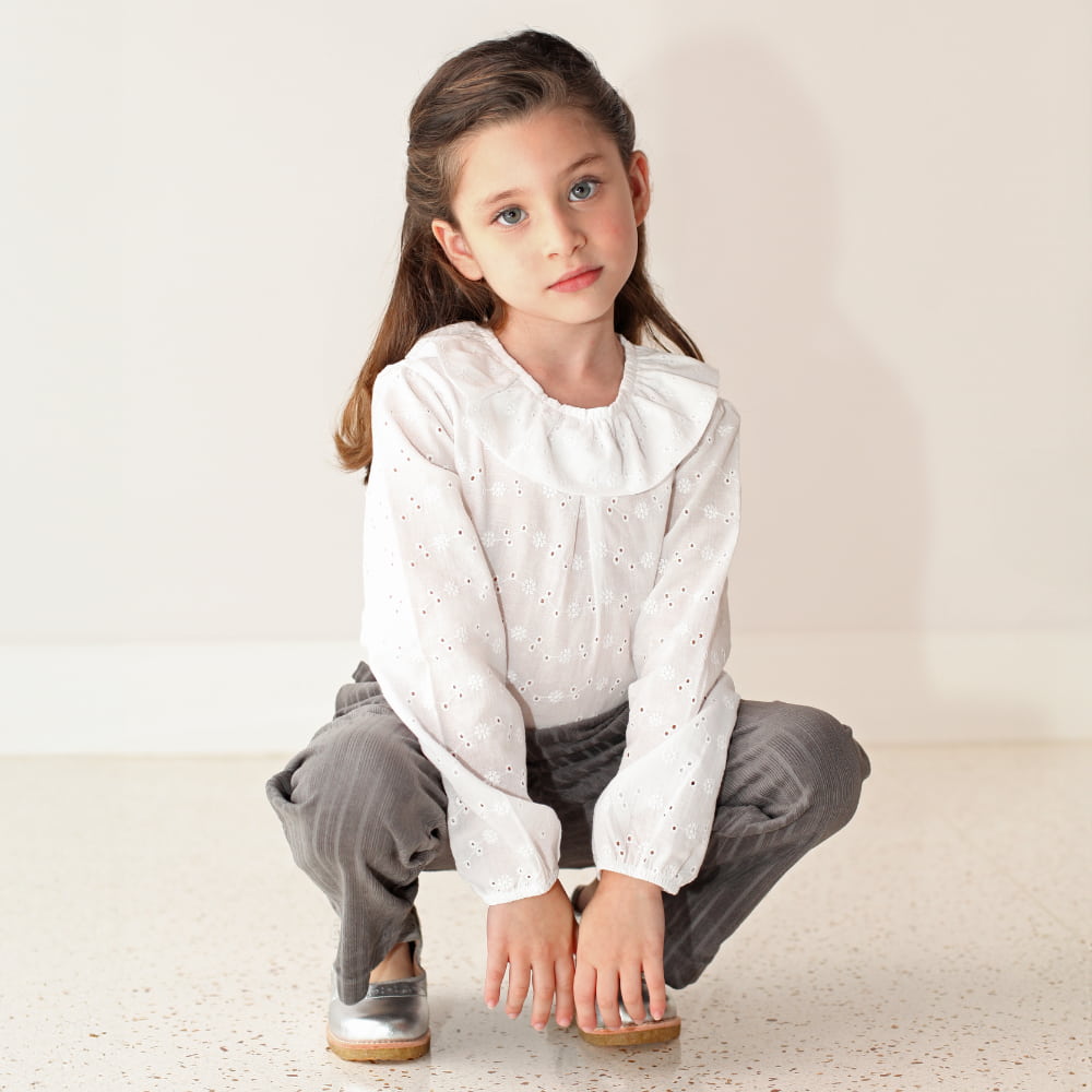 Blusa Infantil Em Lese Com Gola Babador E Mangas Bufantes - TD58
