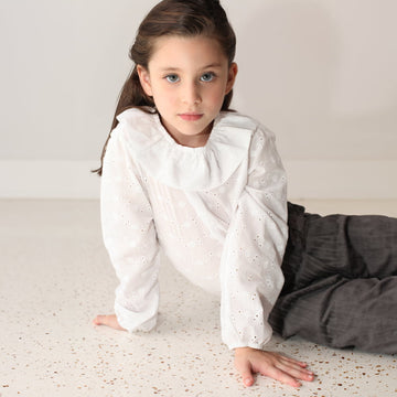 Blusa Infantil Em Lese Com Gola Babador E Mangas Bufantes - TD58
